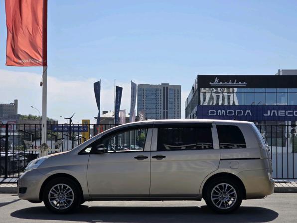 Toyota ISis I Рестайлинг с пробегом 2013 года, цена 1 260 000 рублей, 72374 км, компактвэн, Автокод Объявления