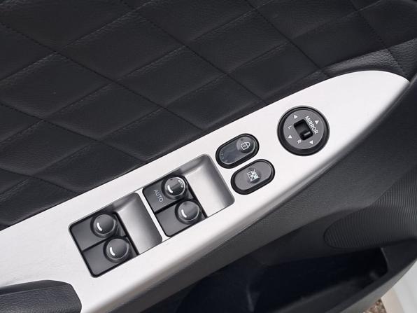 Hyundai Solaris I с пробегом 2013 года, цена 775 000 рублей, 156000 км, седан, Автокод Объявления