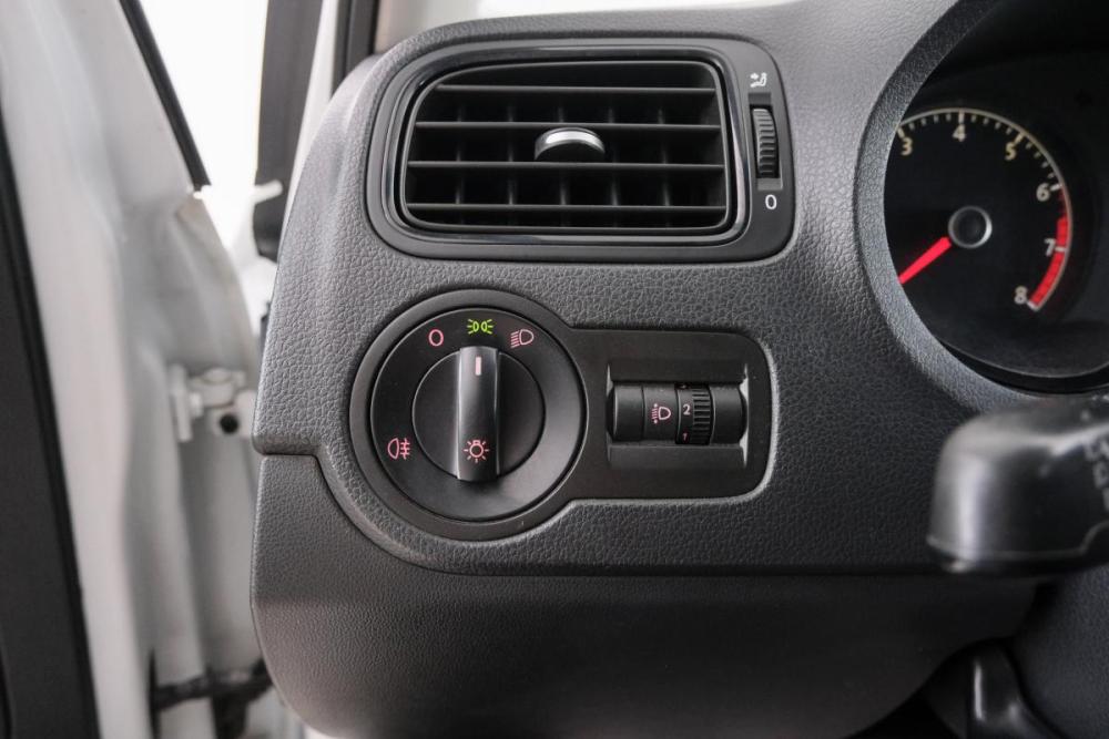 Volkswagen Polo V Рестайлинг Красноярск  - изображение 18