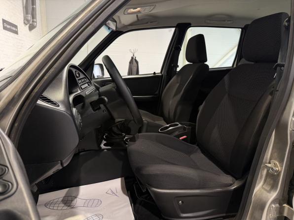 Chevrolet Niva I Рестайлинг с пробегом 2017 года, цена 679 000 рублей, 98894 км, внедорожник, Автокод Объявления