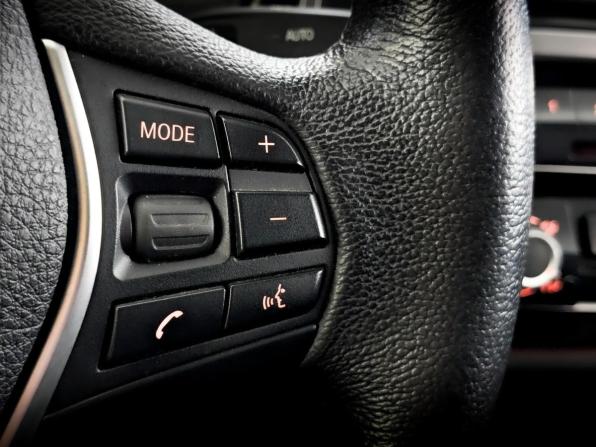 BMW 3 серии VI (F3x) Рестайлинг с пробегом 2017 года, цена 2 000 000 рублей, 146337 км, седан, Автокод Объявления