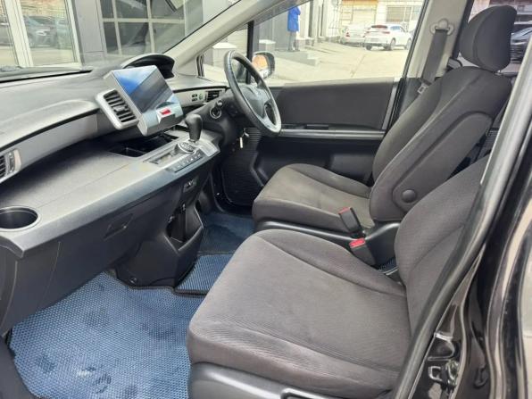 Honda Freed I с пробегом 2011 года, цена 820 000 рублей, 238369 км, компактвэн, Автокод Объявления