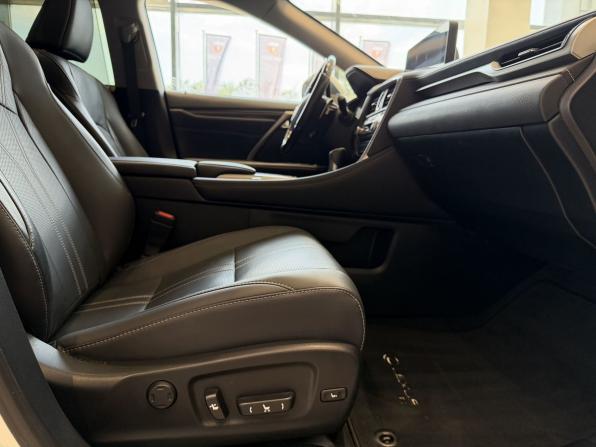 Lexus RX IV Рестайлинг с пробегом 2019 года, цена 4 990 000 рублей, 131334 км, внедорожник, Автокод Объявления