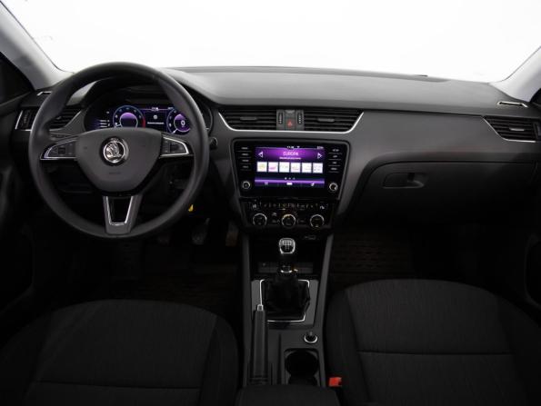 Skoda Octavia III (A7) Рестайлинг с пробегом 2019 года, цена 1 599 000 рублей, 159035 км, лифтбек, Автокод Объявления