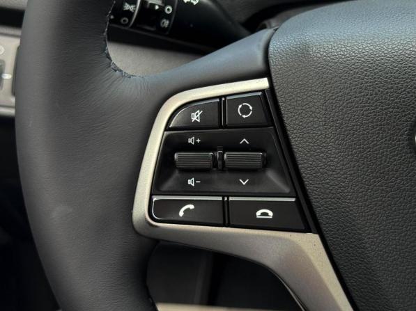 Hyundai Solaris II с пробегом 2019 года, цена 1 499 000 рублей, 102140 км, седан, Автокод Объявления