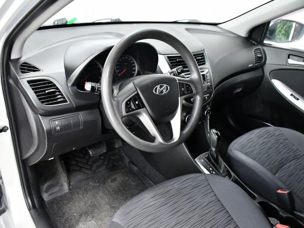 Hyundai Solaris I Рестайлинг с пробегом 2016 года, цена 987 000 рублей, 234167 км, седан, Автокод Объявления