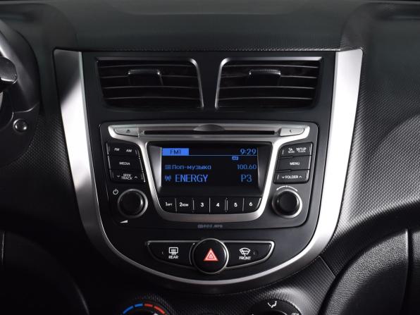 Hyundai Solaris I Рестайлинг с пробегом 2015 года, цена 849 995 рублей, 177608 км, хэтчбек, Автокод Объявления