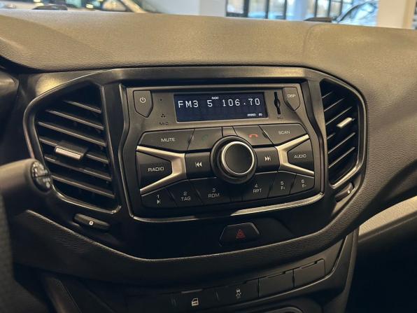 Lada (ВАЗ) Vesta I с пробегом 2021 года, цена 1 299 000 рублей, 42200 км, седан, Автокод Объявления