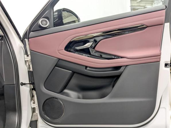 Land Rover Range Rover Evoque II Рестайлинг с пробегом 2024 года, цена 5 440 000 рублей, 12691 км, внедорожник, Автокод Объявления