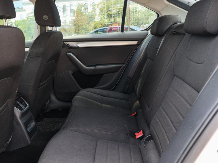 Skoda Octavia III (A7) Москва  - изображение 9