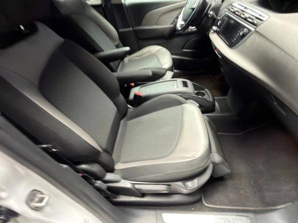 Citroen C4 Picasso II Рестайлинг с пробегом 2017 года, цена 1 350 000 рублей, 131163 км, компактвэн, Автокод Объявления