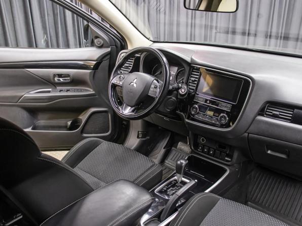 Mitsubishi Outlander III Рестайлинг 2 с пробегом 2018 года, цена 1 598 000 рублей, 160856 км, внедорожник, Автокод Объявления