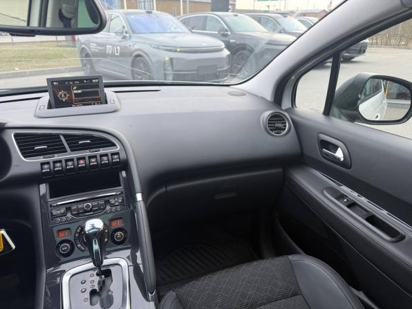 Peugeot 3008 I Рестайлинг с пробегом 2016 года, цена 925 000 рублей, 175000 км, внедорожник, Автокод Объявления