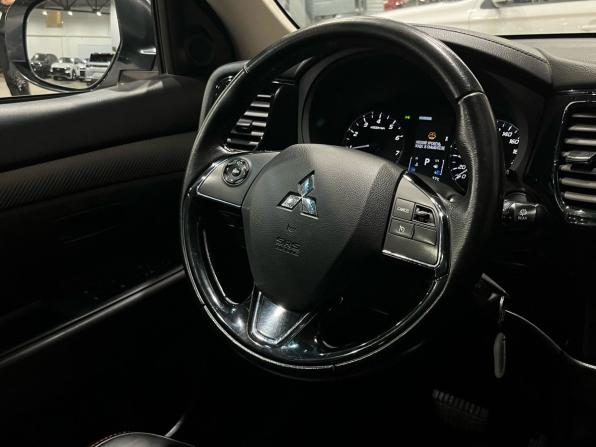 Mitsubishi Outlander III Рестайлинг 2 с пробегом 2017 года, цена 1 890 000 рублей, 113952 км, внедорожник, Автокод Объявления