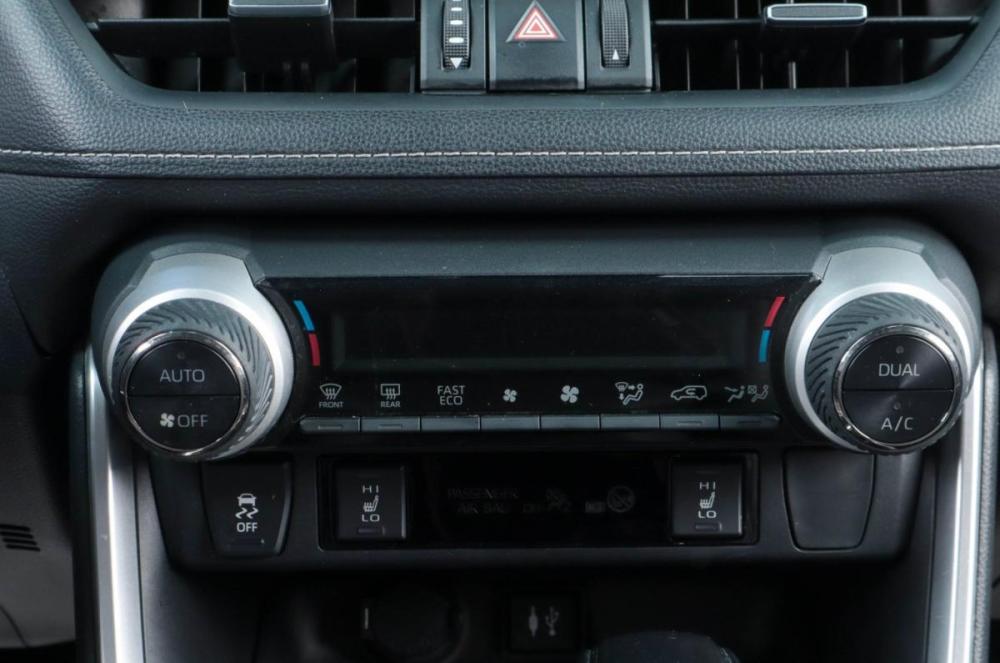 Toyota RAV4 IV (XA40) Рестайлинг Челябинск  - изображение 16