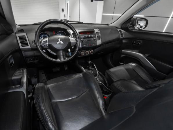 Mitsubishi Outlander II Рестайлинг с пробегом 2011 года, цена 815 000 рублей, 302279 км, внедорожник, Автокод Объявления