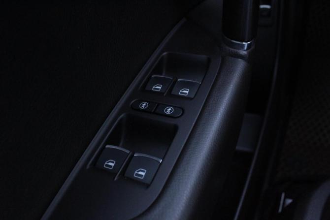Volkswagen Touareg II Рестайлинг с пробегом 2017 года, цена 3 695 000 рублей, 209753 км, внедорожник, Автокод Объявления