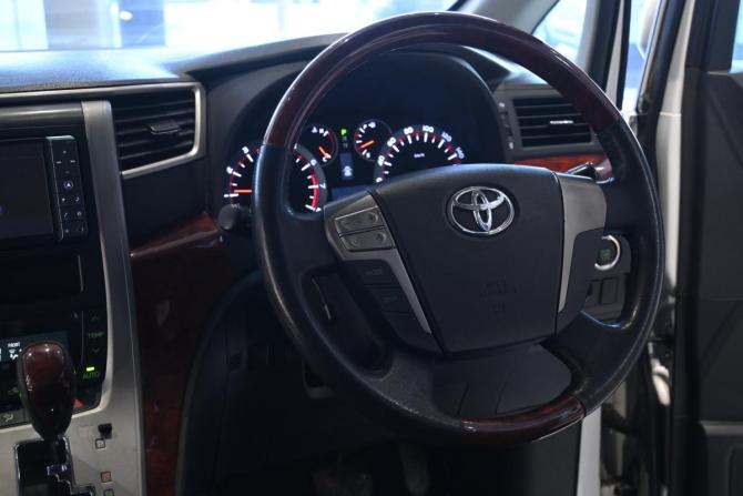 Toyota Vellfire I с пробегом 2010 года, цена 2 280 000 рублей, 150300 км, минивэн, Автокод Объявления