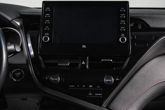 Toyota Camry VIII (XV70) Рестайлинг с пробегом 2021 года, цена 3 709 000 рублей, 55541 км, седан, Автокод Объявления