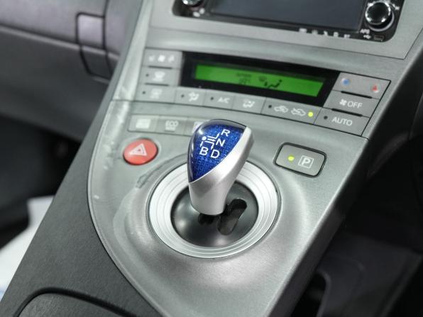 Toyota Prius III Рестайлинг (XW30) с пробегом 2013 года, цена 1 170 000 рублей, 180984 км, лифтбек, Автокод Объявления