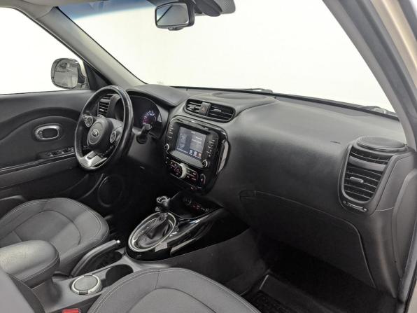 Kia Soul II Рестайлинг с пробегом 2018 года, цена 1 430 000 рублей, 144748 км, хэтчбек, Автокод Объявления