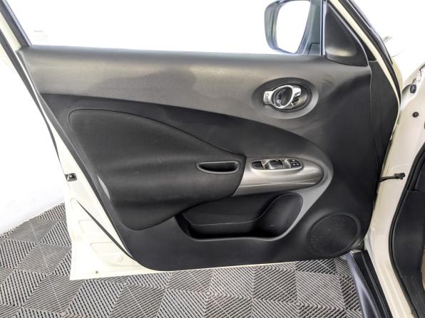 Nissan Juke I Рестайлинг с пробегом 2015 года, цена 1 350 000 рублей, 107987 км, внедорожник, Автокод Объявления