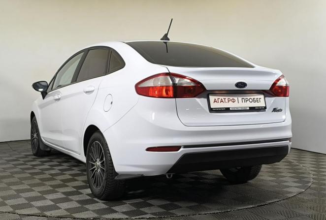 Ford Fiesta Mk6 Рестайлинг с пробегом 2018 года, цена 995 000 рублей, 118960 км, седан, Автокод Объявления