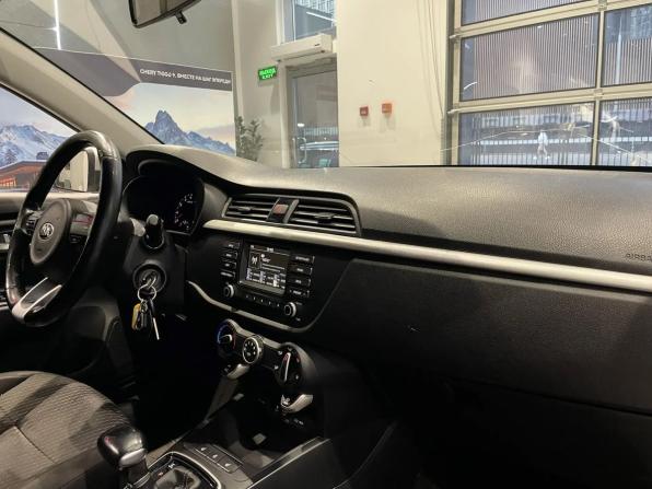 Kia Rio IV с пробегом 2018 года, цена 1 050 000 рублей, 130348 км, седан, Автокод Объявления