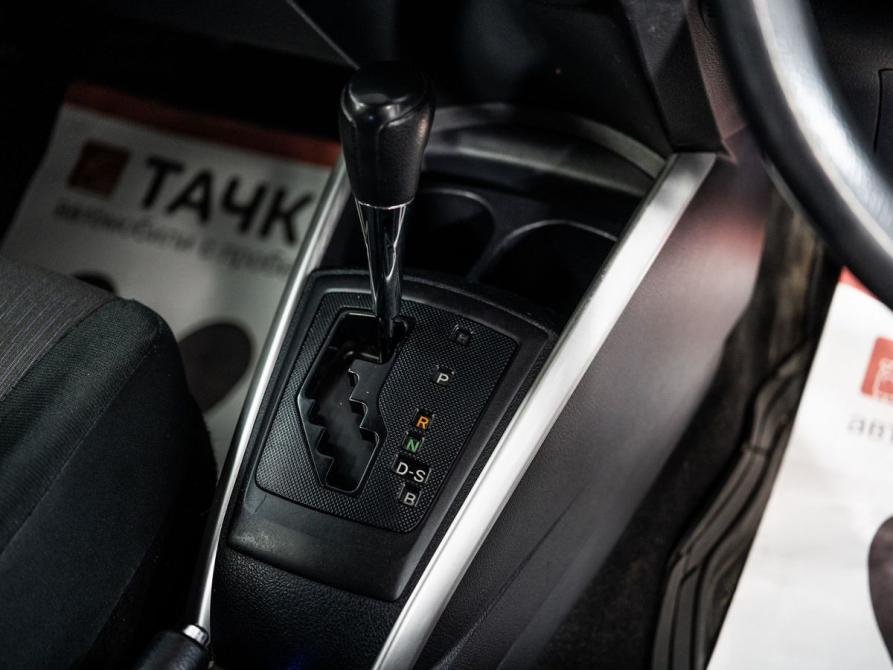 Toyota Corolla XI (E160 E170 E180) Рестайлинг 1 Иркутск  - изображение 12