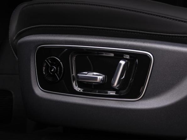 Li Auto (Lixiang) L9 I Рестайлинг с пробегом 2024 года, цена 7 478 000 рублей, 21844 км, внедорожник, Автокод Объявления