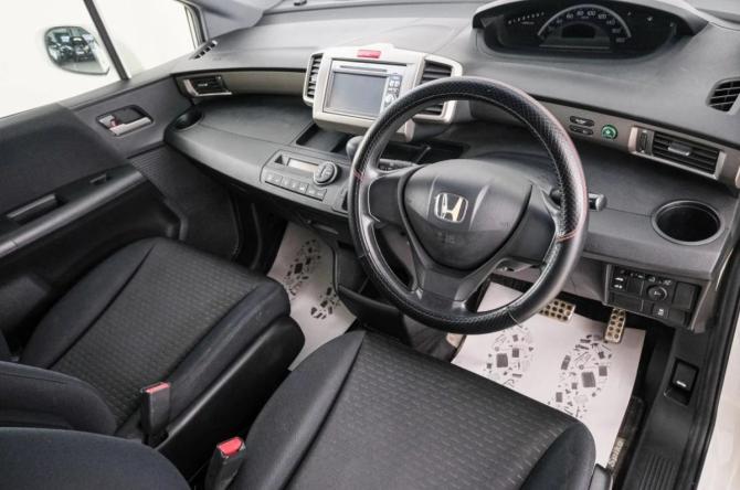 Honda Freed I Рестайлинг с пробегом 2012 года, цена 1 029 000 рублей, 118000 км, компактвэн, Автокод Объявления