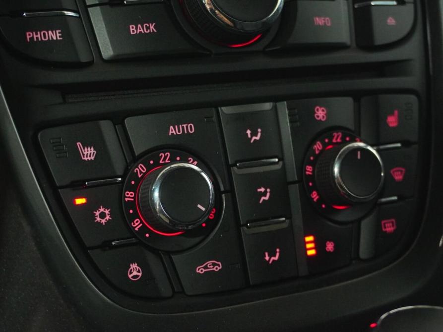 Opel Astra J Рестайлинг Вологда  - изображение 13