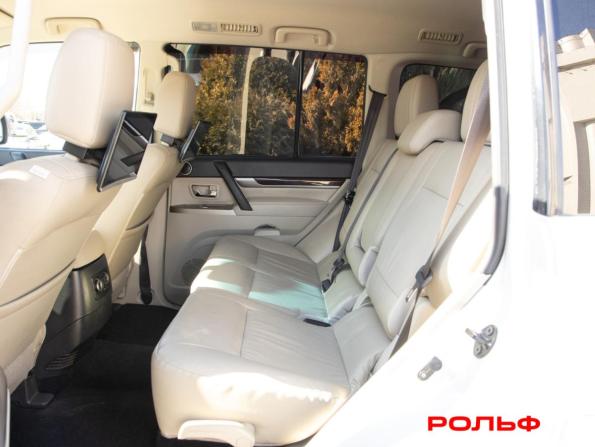 Mitsubishi Pajero IV Рестайлинг 2 с пробегом 2019 года, цена 3 688 000 рублей, 37122 км, внедорожник, Автокод Объявления