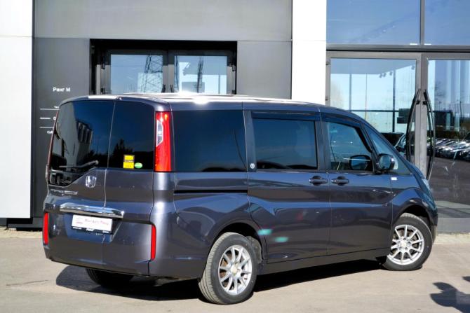 Honda Stepwgn V Рестайлинг с пробегом 2019 года, цена 2 130 000 рублей, 96000 км, минивэн, Автокод Объявления