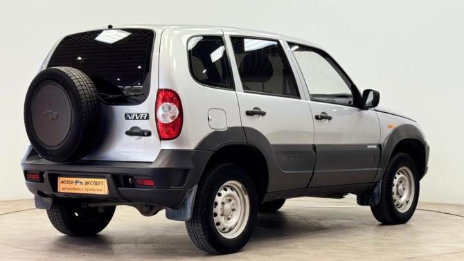 Chevrolet Niva I Рестайлинг с пробегом 2011 года, цена 399 000 рублей, 130000 км, внедорожник, Автокод Объявления