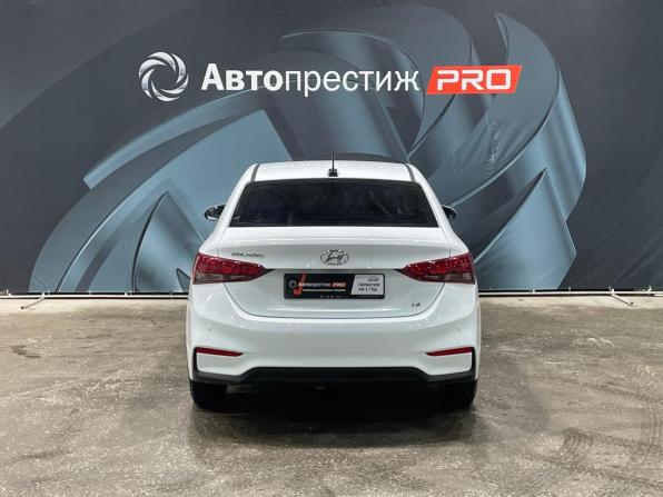 Hyundai Solaris II с пробегом 2018 года, цена 1 430 000 рублей, 138067 км, седан, Автокод Объявления