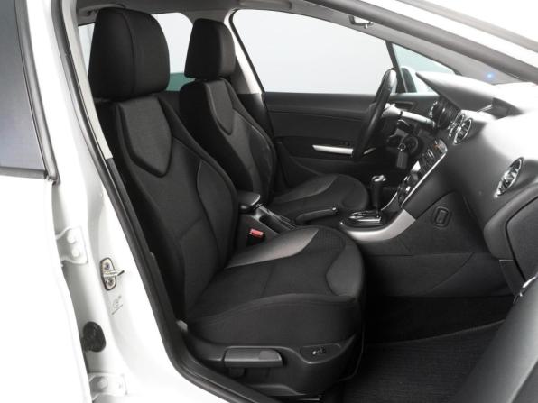Peugeot 308 I Рестайлинг с пробегом 2012 года, цена 650 000 рублей, 131069 км, хэтчбек, Автокод Объявления