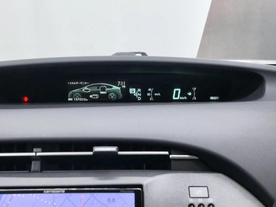 Toyota Prius III Рестайлинг (XW30) Барнаул  - изображение 30
