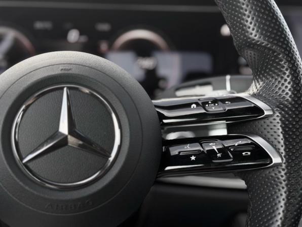 Mercedes-Benz E-Класс V (W213 S213 C238) Рестайлинг с пробегом 2021 года, цена 3 950 000 рублей, 102000 км, седан, Автокод Объявления