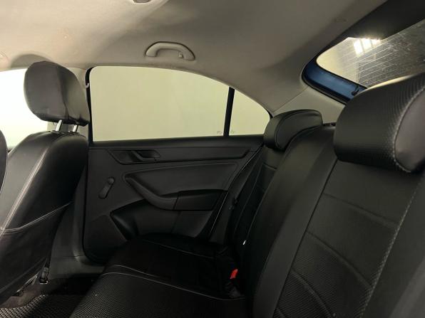 Skoda Rapid I с пробегом 2015 года, цена 808 000 рублей, 127000 км, лифтбек, Автокод Объявления