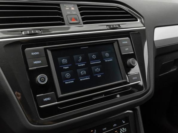 Volkswagen Tiguan II Рестайлинг с пробегом 2021 года, цена 1 990 000 рублей, 154877 км, внедорожник, Автокод Объявления