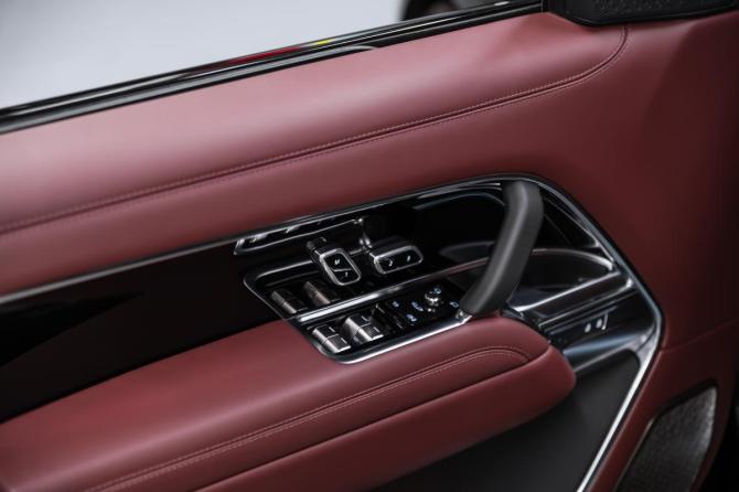 Новый Land Rover Range Rover V 2026 года, цена 26 600 000 рублей, внедорожник, Автокод Объявления