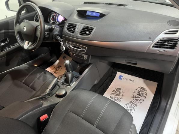 Renault Fluence I Рестайлинг с пробегом 2013 года, цена 1 008 100 рублей, 56858 км, седан, Автокод Объявления