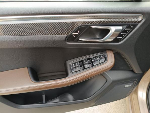 Porsche Macan I с пробегом 2015 года, цена 3 379 000 рублей, 107590 км, внедорожник, Автокод Объявления