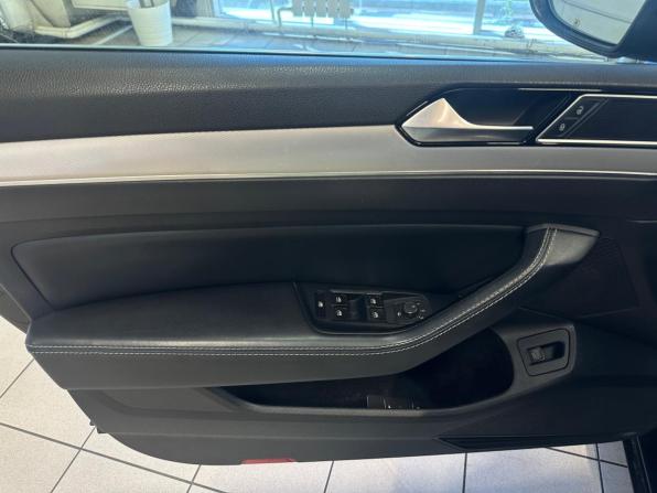 Volkswagen Passat B8 с пробегом 2017 года, цена 1 799 000 рублей, 173000 км, седан, Автокод Объявления