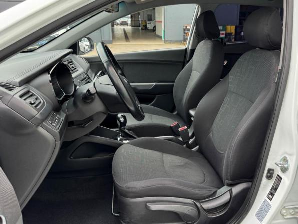 Kia Rio III Рестайлинг с пробегом 2016 года, цена 1 199 000 рублей, 70523 км, хэтчбек, Автокод Объявления