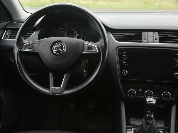 Skoda Octavia III (A7) Рестайлинг с пробегом 2019 года, цена 1 850 000 рублей, 131000 км, лифтбек, Автокод Объявления