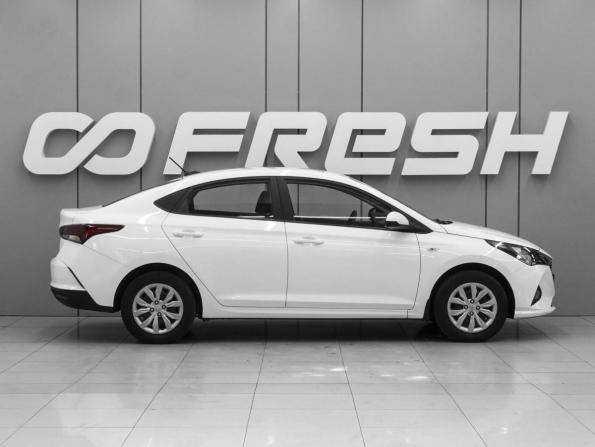 Hyundai Solaris II Рестайлинг с пробегом 2021 года, цена 1 735 000 рублей, 63979 км, седан, Автокод Объявления