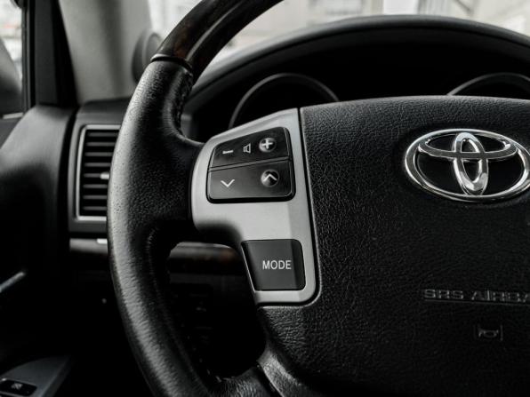 Toyota Land Cruiser 200 Series Рестайлинг 1 с пробегом 2013 года, цена 3 720 000 рублей, 277358 км, внедорожник, Автокод Объявления