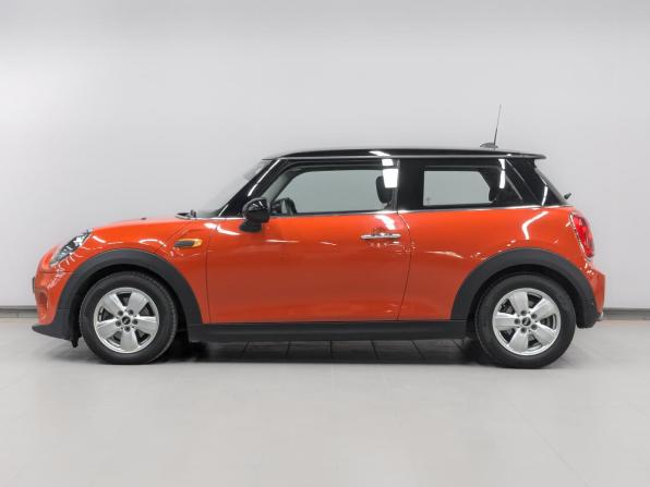 Mini Hatch III (F55/F56) Рестайлинг с пробегом 2019 года, цена 1 915 000 рублей, 42925 км, хэтчбек, Автокод Объявления